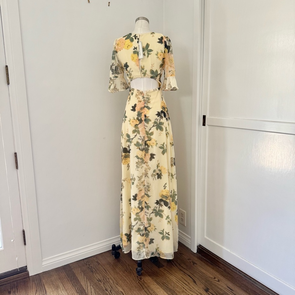 Maxi Dress with Yellow Roses - Picture 2 of 12